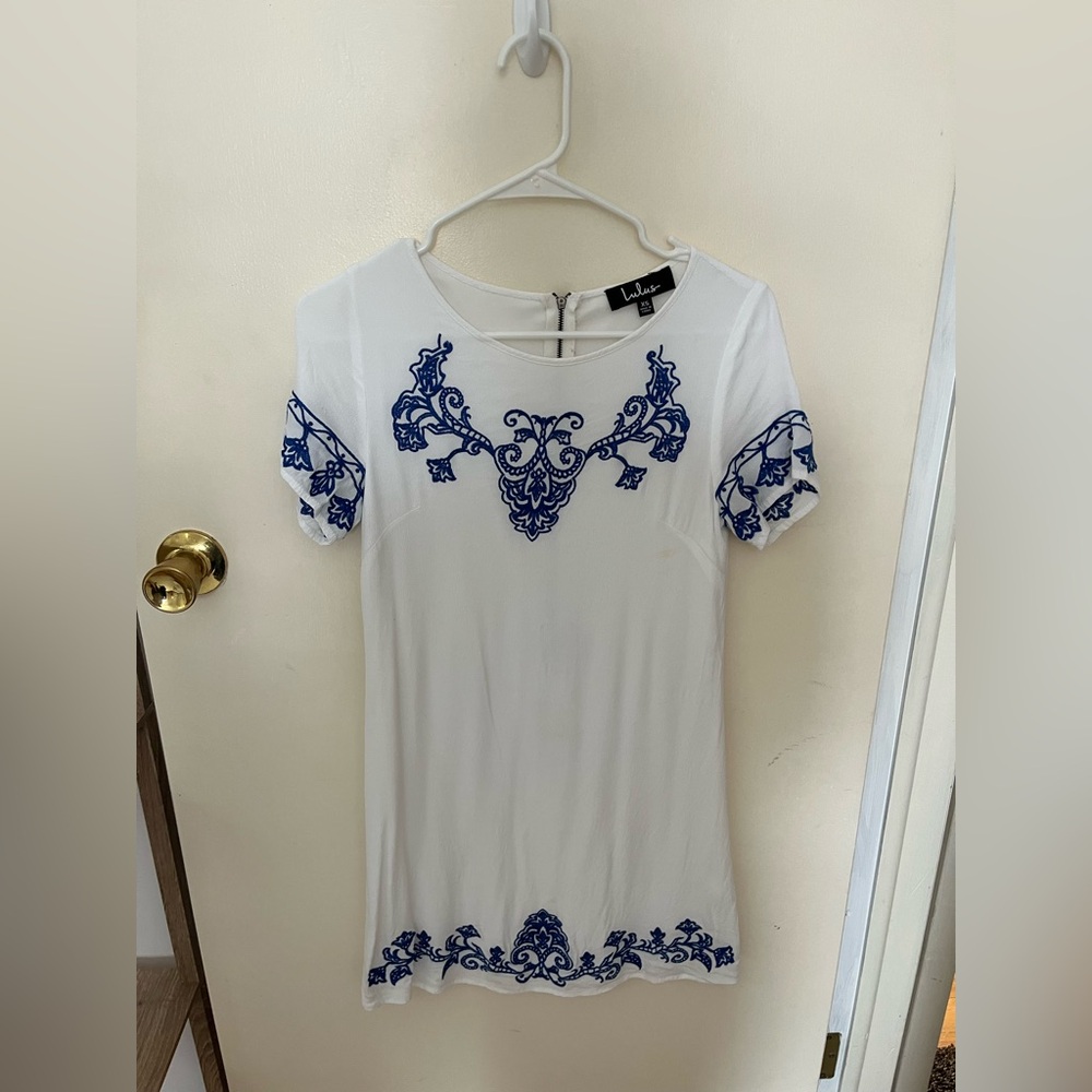 Lulus XS Tale to Tell Blue and Ivory Embroidered Shift Dress